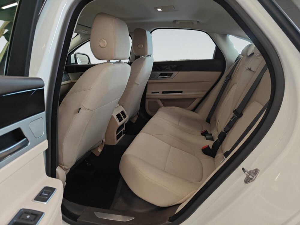 Jaguar XF 14