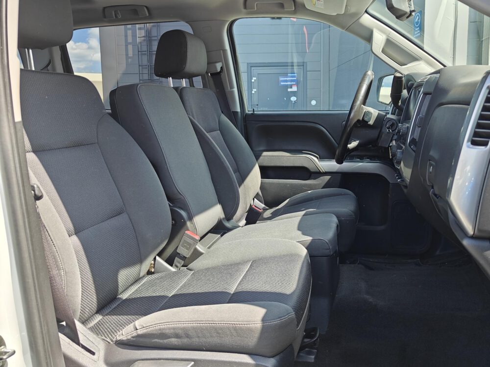 Chevrolet Silverado 16