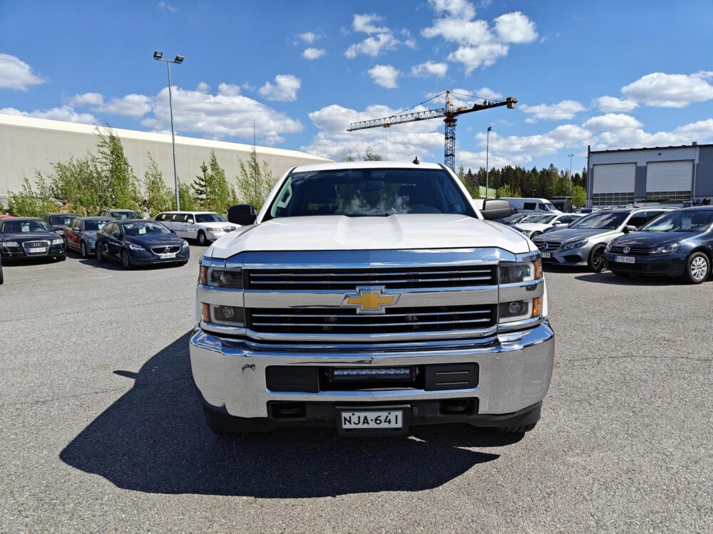 Chevrolet Silverado 12