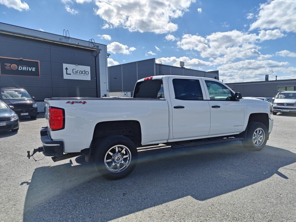 Chevrolet Silverado 11