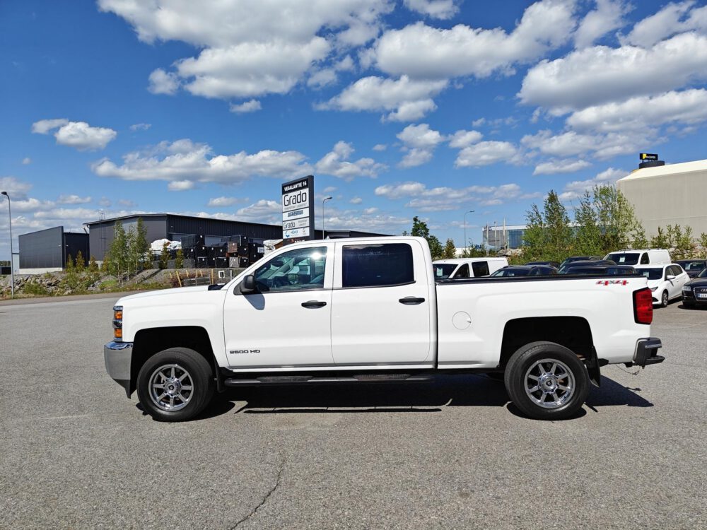 Chevrolet Silverado 3