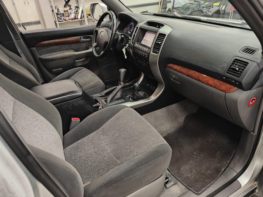 Toyota Land Cruiser 12