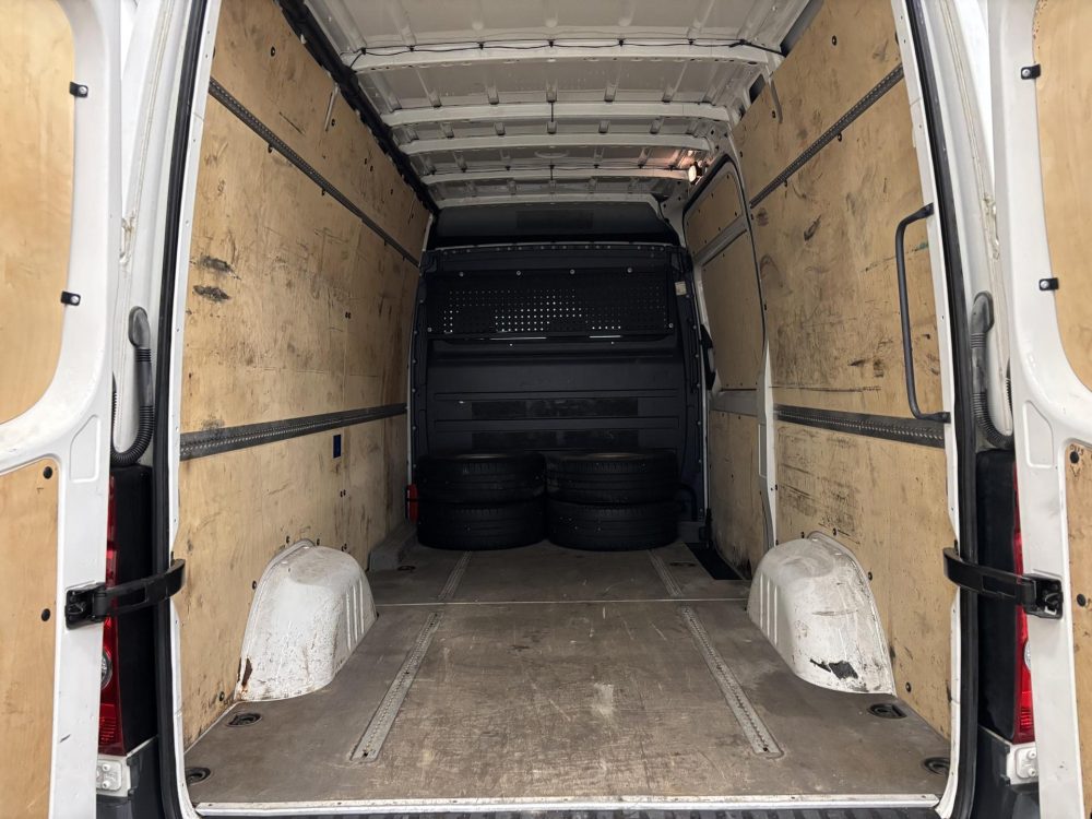 Volkswagen Crafter 8