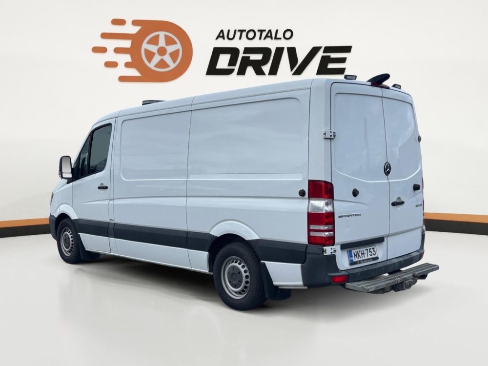 Mercedes-Benz Sprinter 4