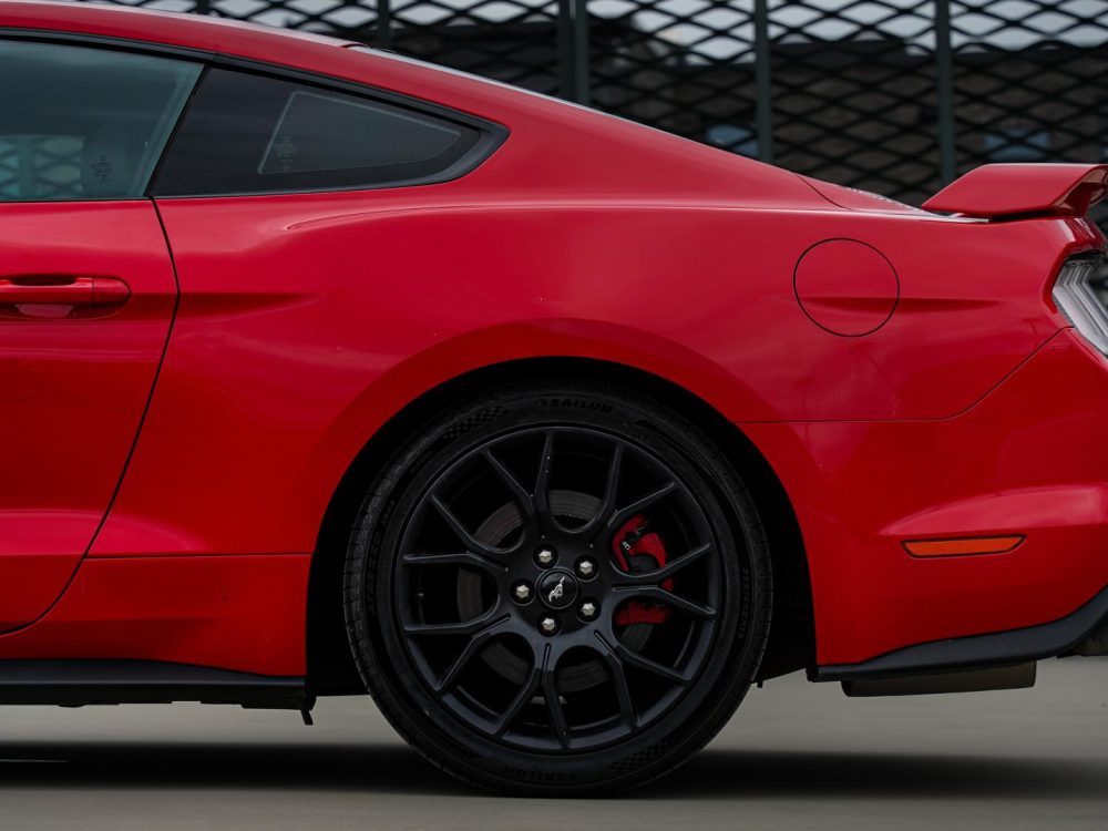 Ford Mustang 18