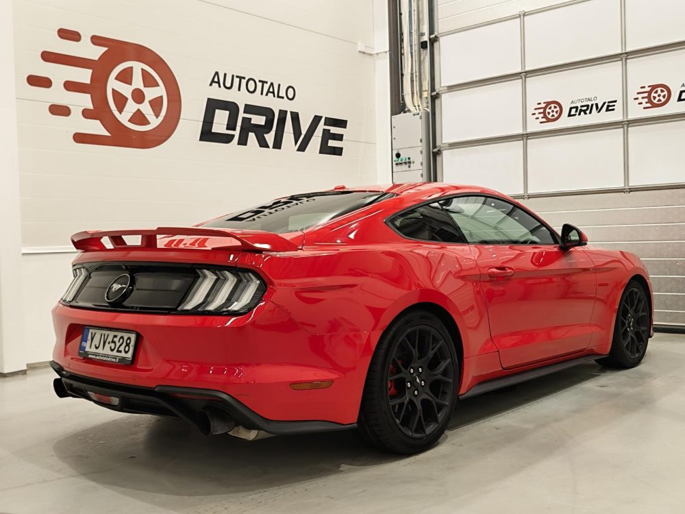 Ford Mustang 6