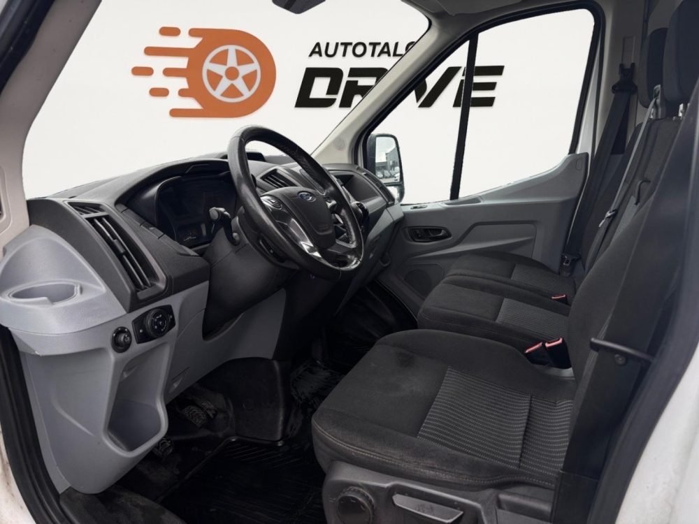 Ford Transit 9