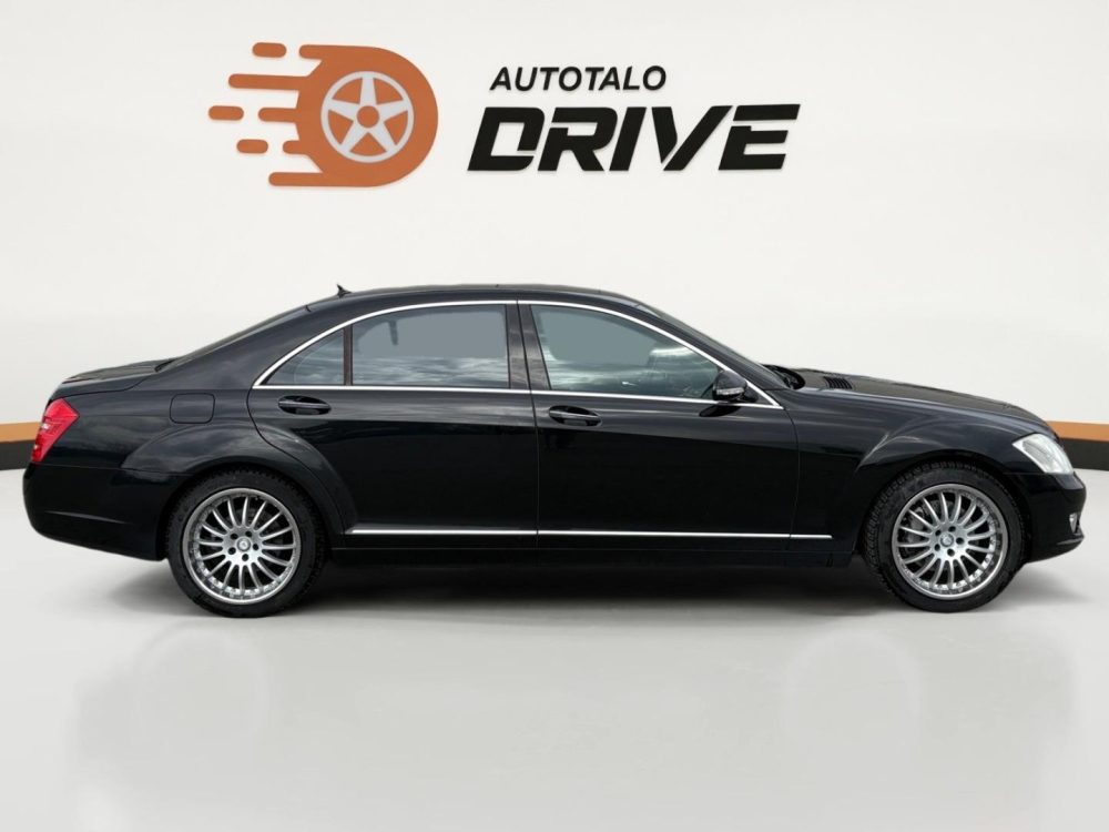 Mercedes-Benz S 8