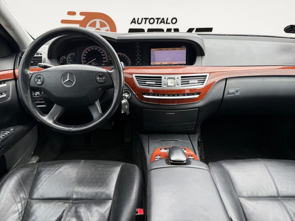 Mercedes-Benz S 12