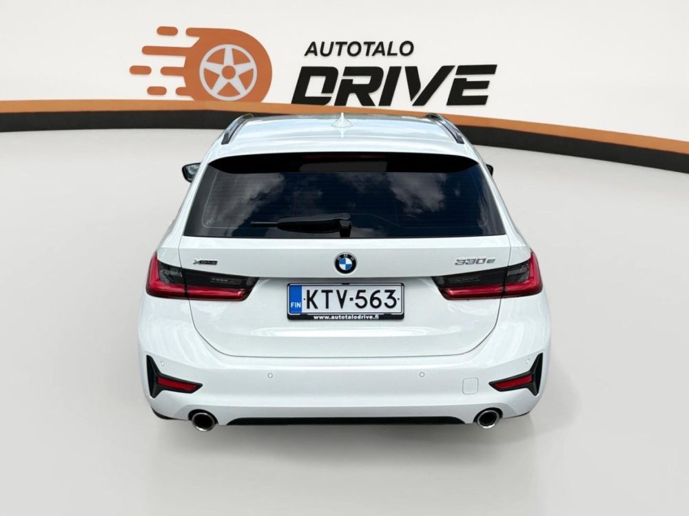 BMW 330 6