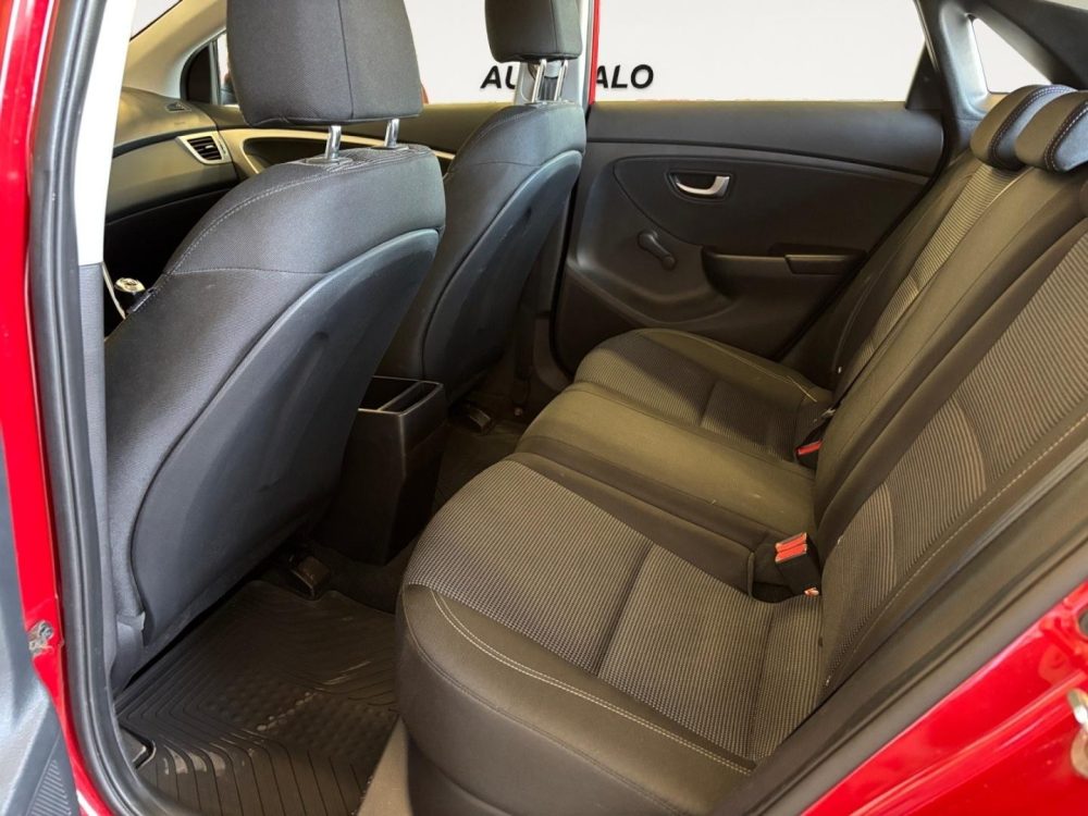 Hyundai i30 11