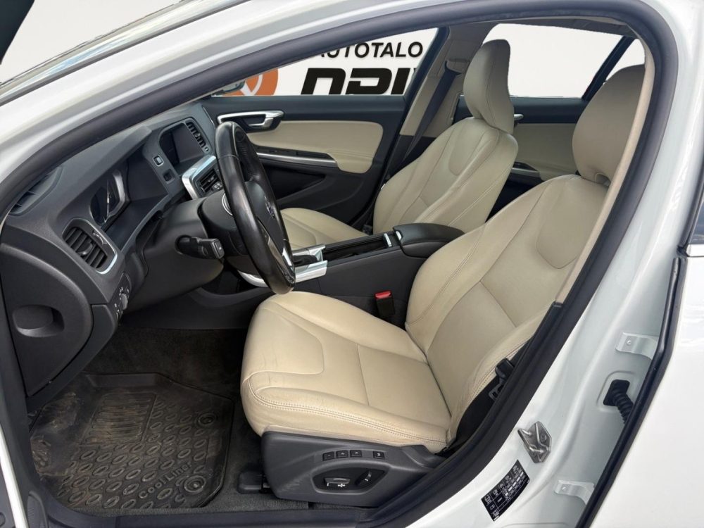 Volvo V60 11