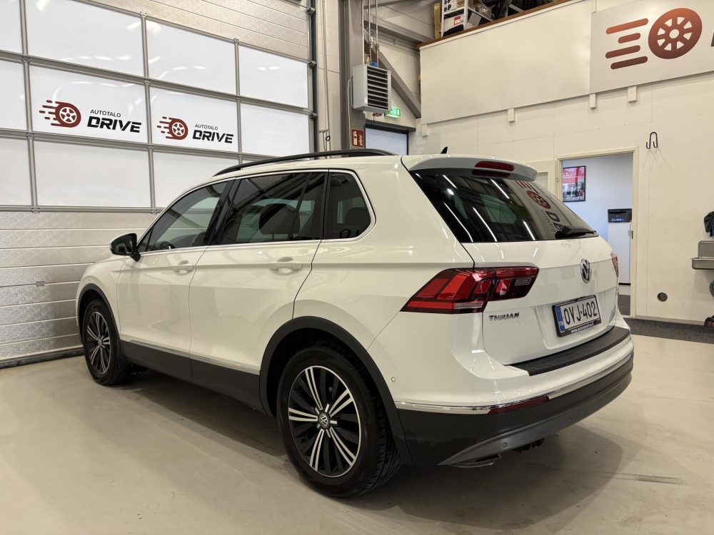Volkswagen Tiguan 8
