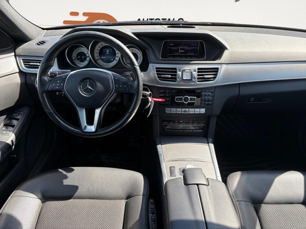 Mercedes-Benz E 8