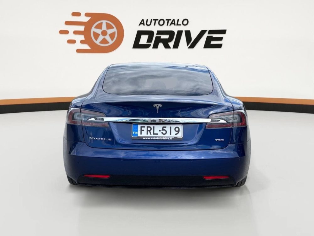 Tesla Model S 6