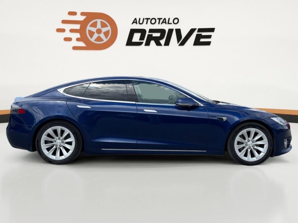 Tesla Model S 7