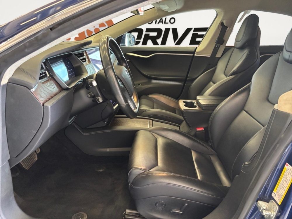 Tesla Model S 10