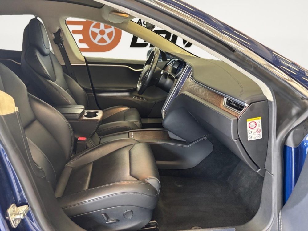 Tesla Model S 9