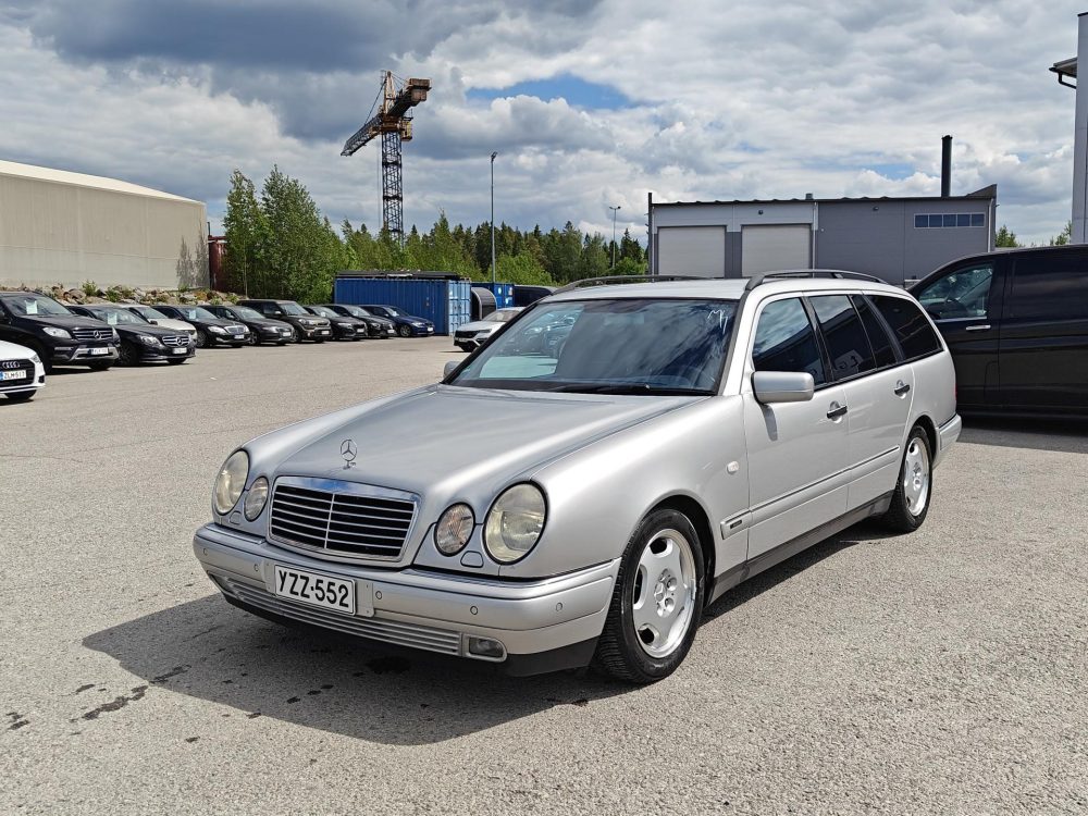 Mercedes-Benz E 1