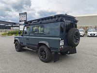 Land Rover Defender 4