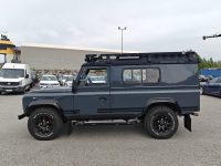 Land Rover Defender 3