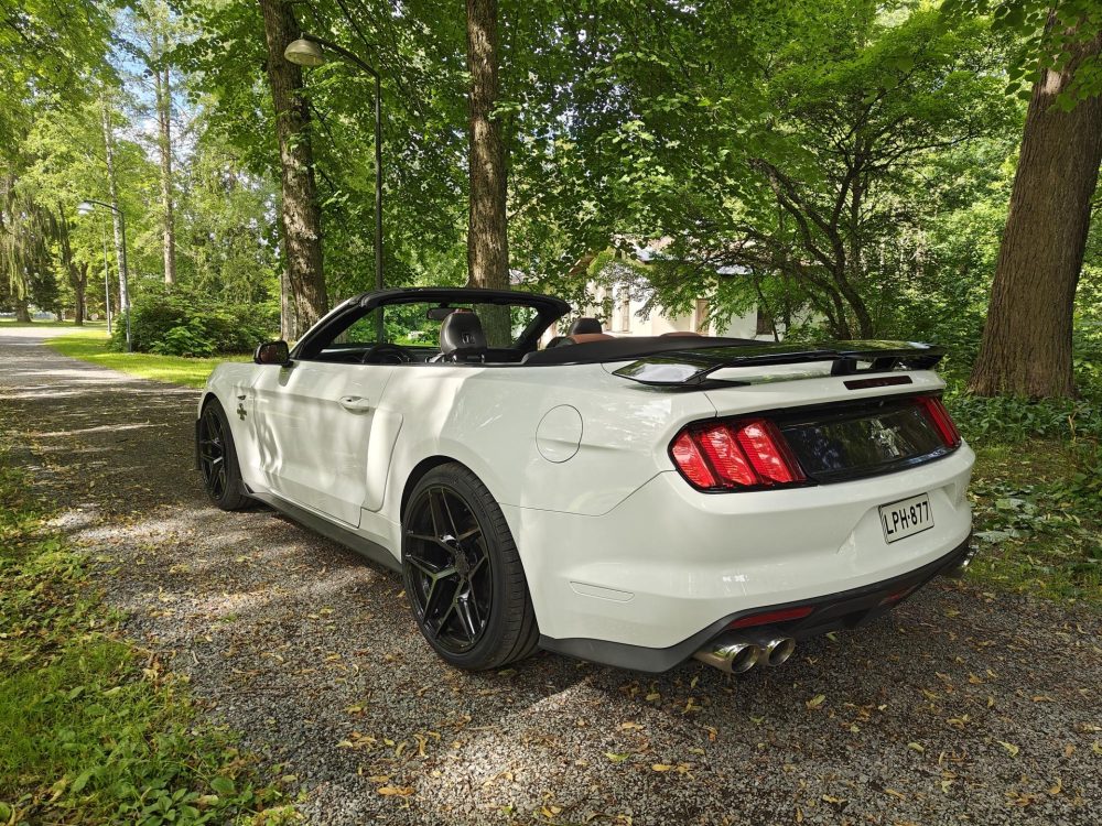 Ford Mustang 23