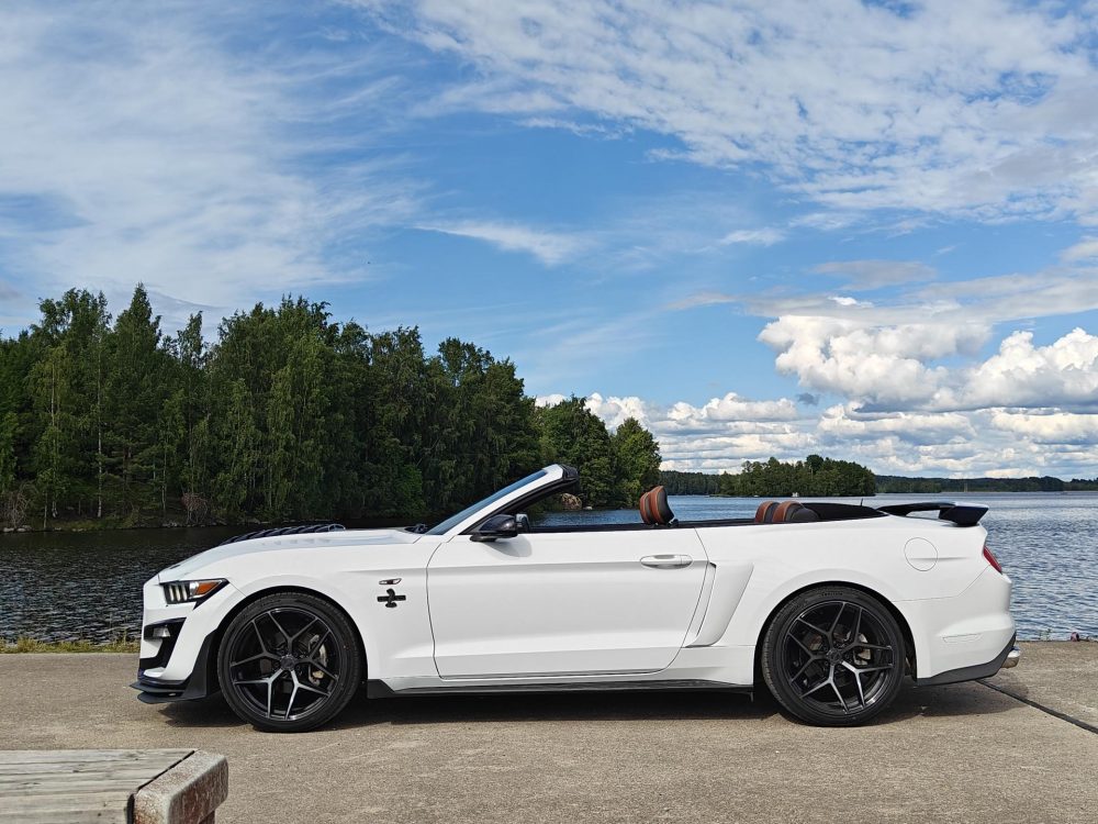 Ford Mustang 6