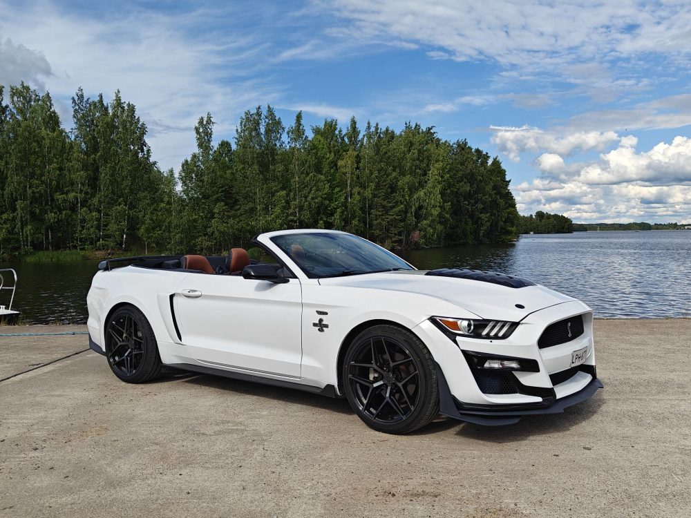 Ford Mustang 12
