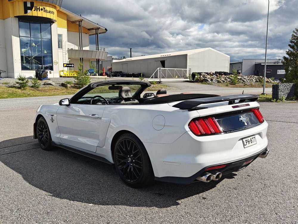 Ford Mustang 30