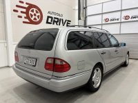 Mercedes-Benz E 8