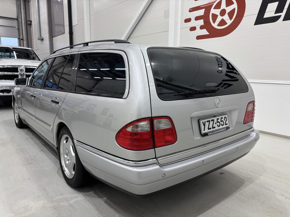 Mercedes-Benz E 5