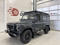 Land Rover Defender 1