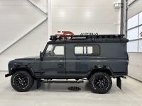 Land Rover Defender 3