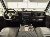Land Rover Defender 18