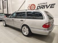 Mercedes-Benz E 4