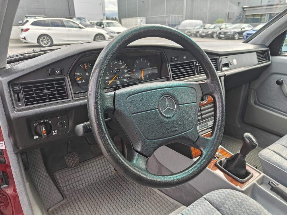 Mercedes-Benz 190 10