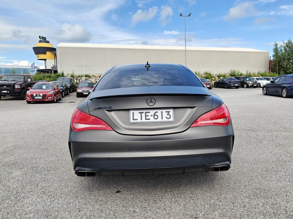 Mercedes-Benz CLA 45 AMG 6