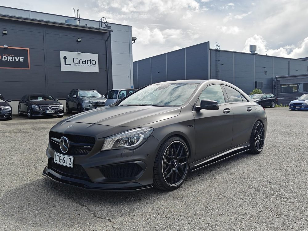 Mercedes-Benz CLA 45 AMG 2