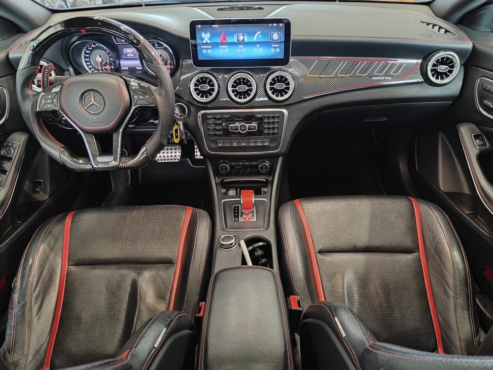 Mercedes-Benz CLA 45 AMG 16