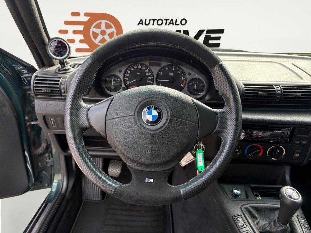 BMW 323 12