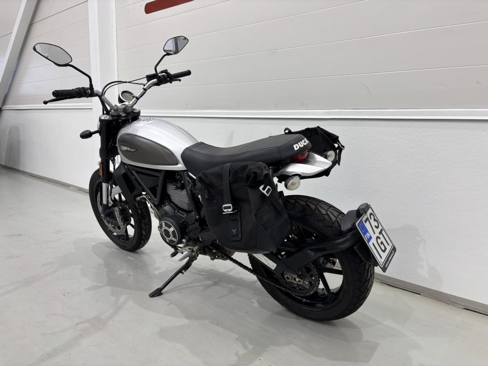 Ducati Scrambler 7