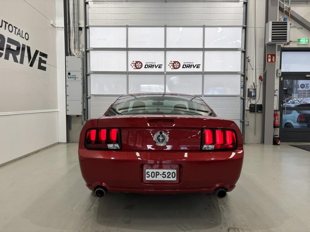 Ford Mustang 6