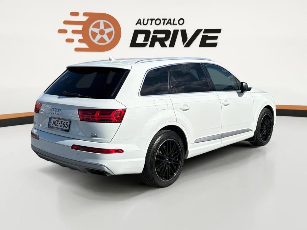 Audi Q7 6