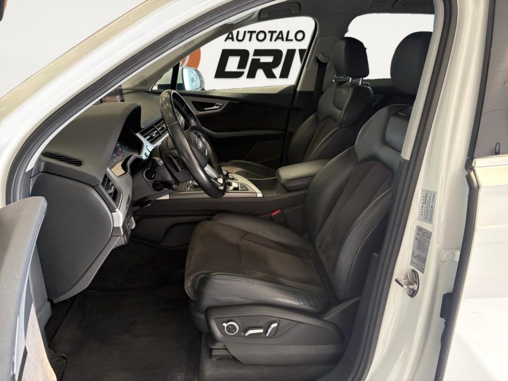Audi Q7 11