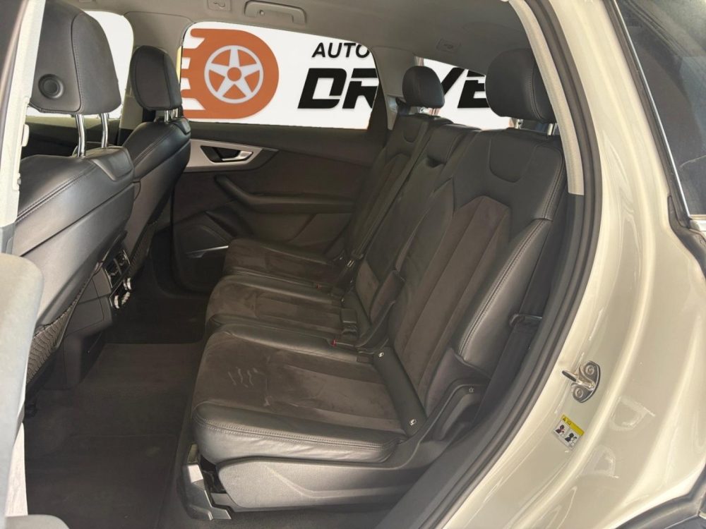 Audi Q7 15