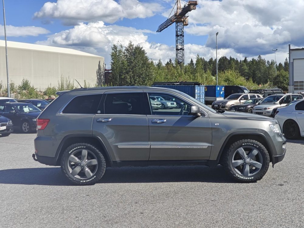 Jeep Grand Cherokee 8