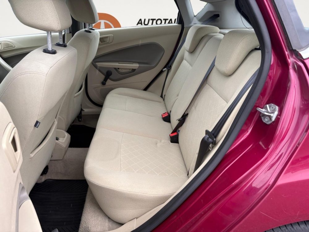 Ford Fiesta 13