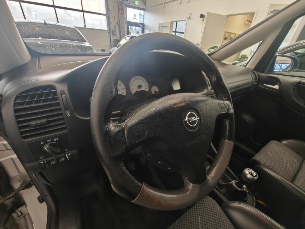 Opel Zafira 10