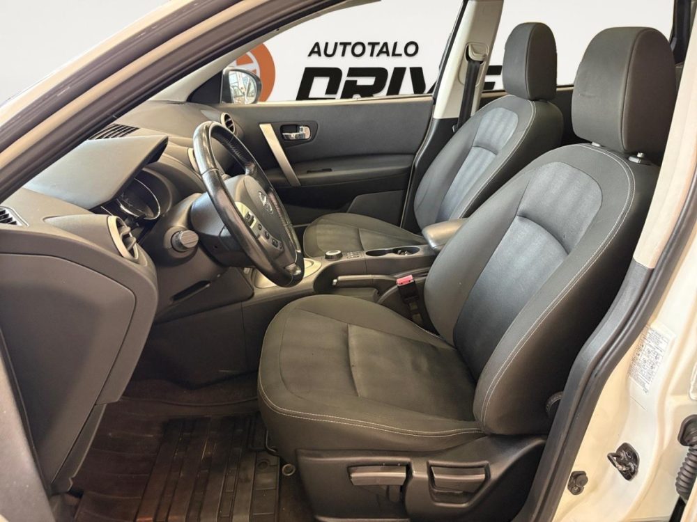 Nissan Qashqai+2 11