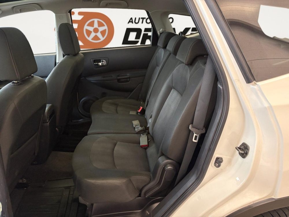Nissan Qashqai+2 15